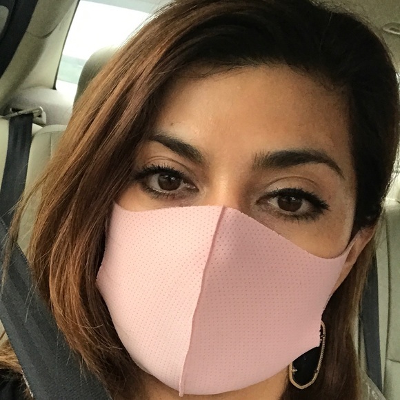 Meet your Posher, Cynthia - Picture 1 of 1